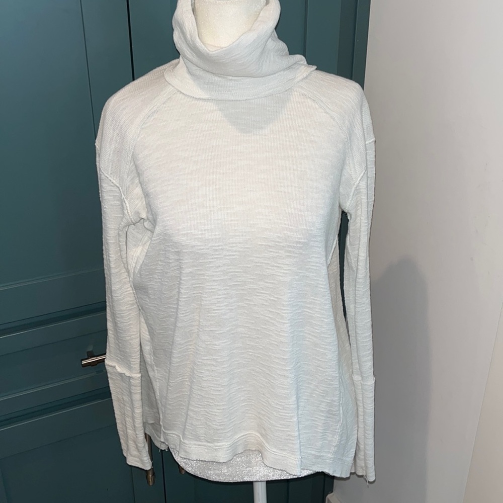 EUC We the Free Free People Split Back Turtleneck in Ivory